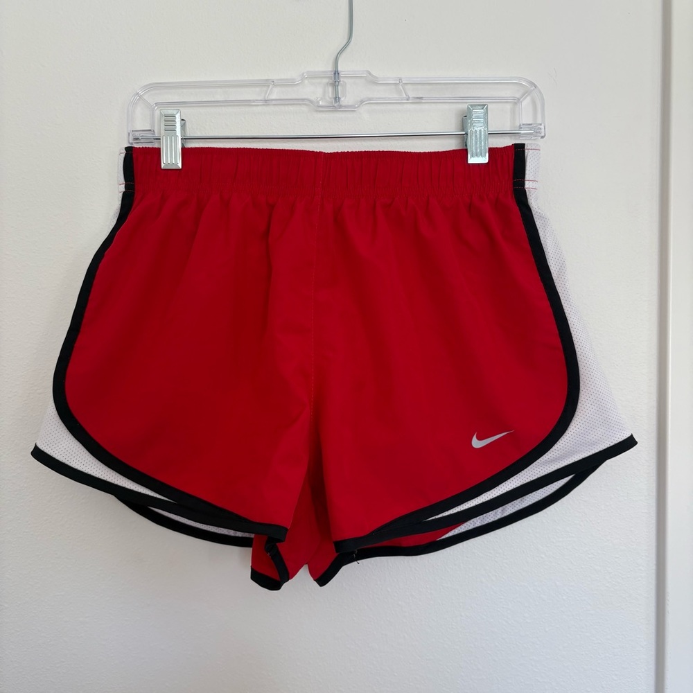 NIKE Tempo Shorts Med
